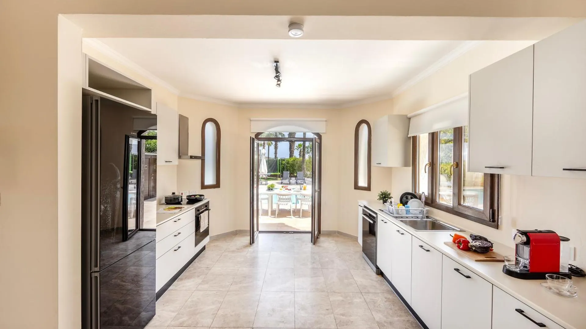 Villa Sunnyvillas: 4Br Seafront Villa*Private Pool*Bw44 Protaras Chipre
